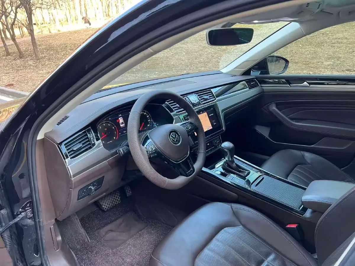 2021 Volkswagen Phideon 2.0T 224HP L4 7DCT,autocango,china used car exporter,china ev exporter,chinese used car exporter,chinese used ev exporter