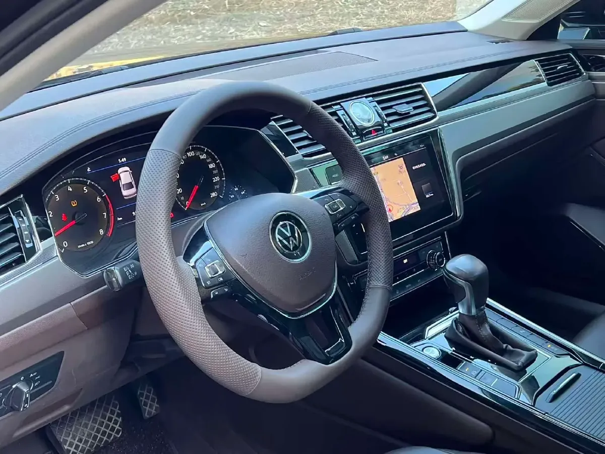 2021 Volkswagen Phideon 2.0T 224HP L4 7DCT,autocango,china used car exporter,china ev exporter,chinese used car exporter,chinese used ev exporter