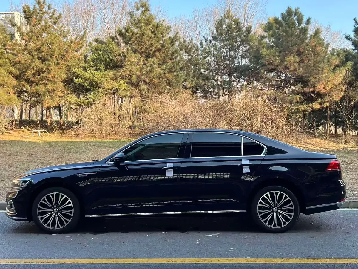 2021 Volkswagen Phideon 2.0T 224HP L4 7DCT,autocango,china used car exporter,china ev exporter,chinese used car exporter,chinese used ev exporter