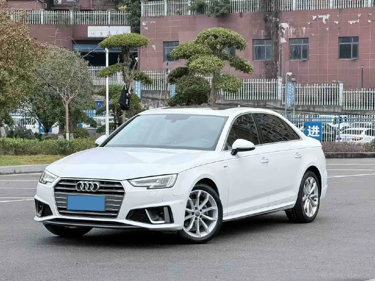 2018 Audi A4L 2.0T 190HP L4 7DCT