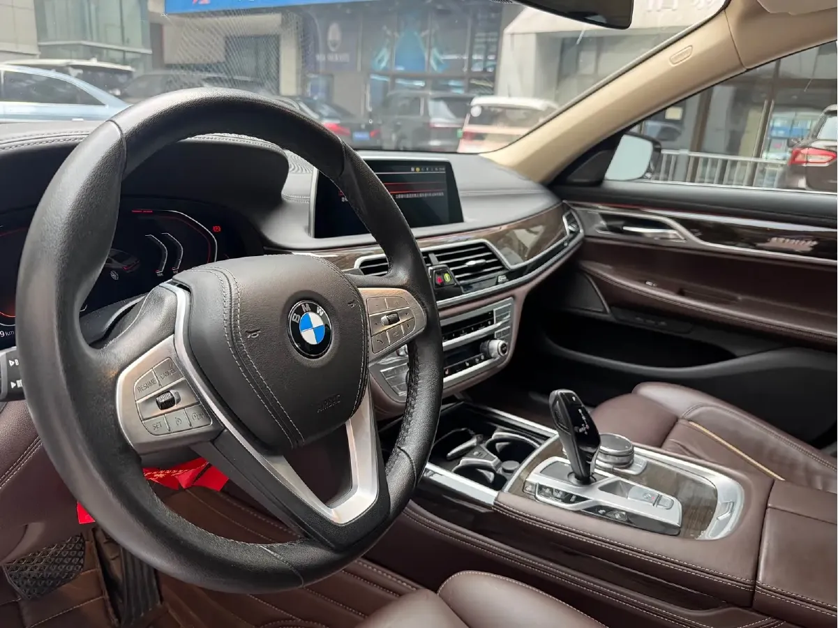 2021 BMW 7 Series 2.0T 265HP L4 8AT,autocango,china used car exporter,china ev exporter,chinese used car exporter,chinese used ev exporter