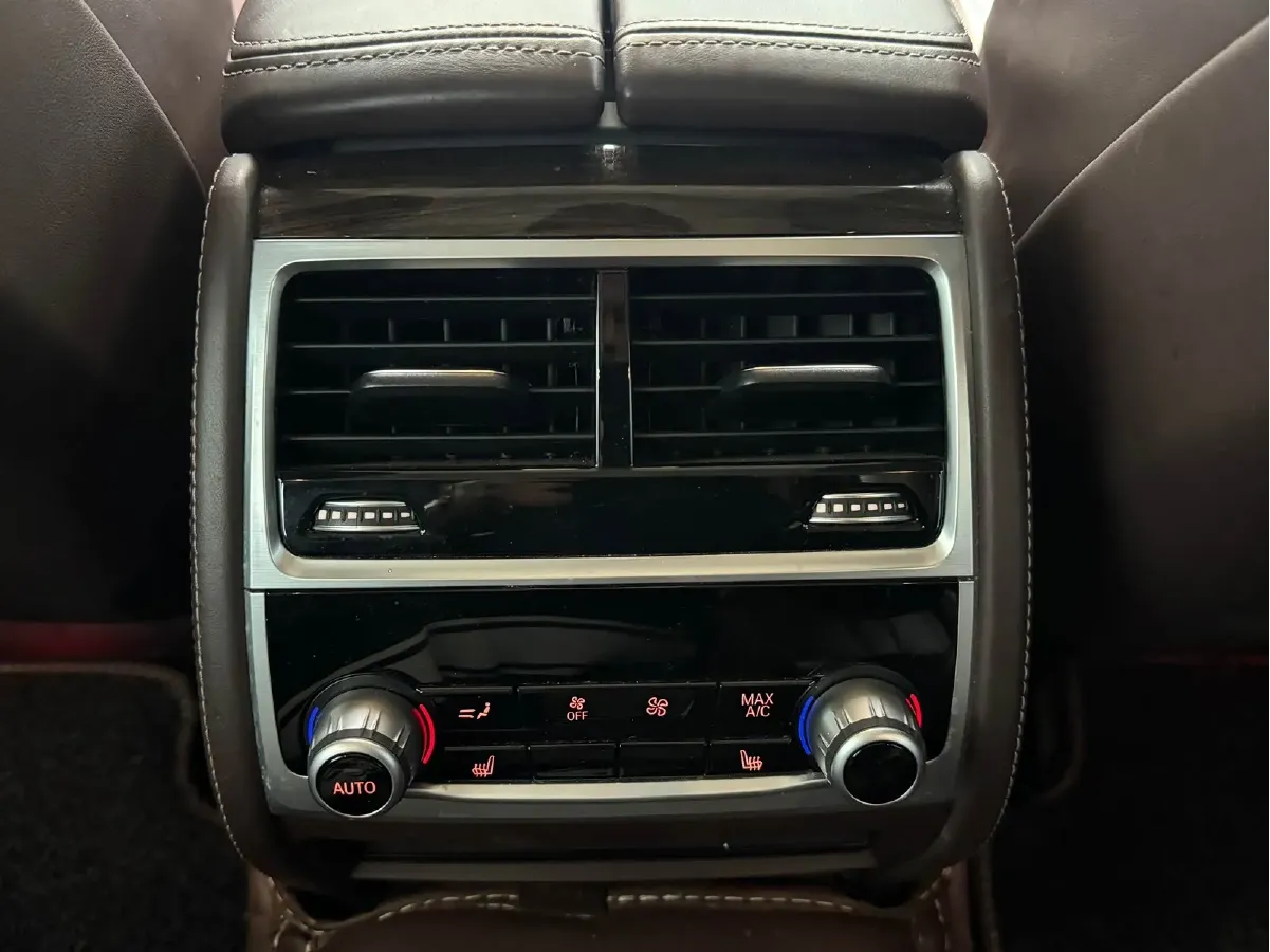 2021 BMW 7 Series 2.0T 265HP L4 8AT,autocango,china used car exporter,china ev exporter,chinese used car exporter,chinese used ev exporter