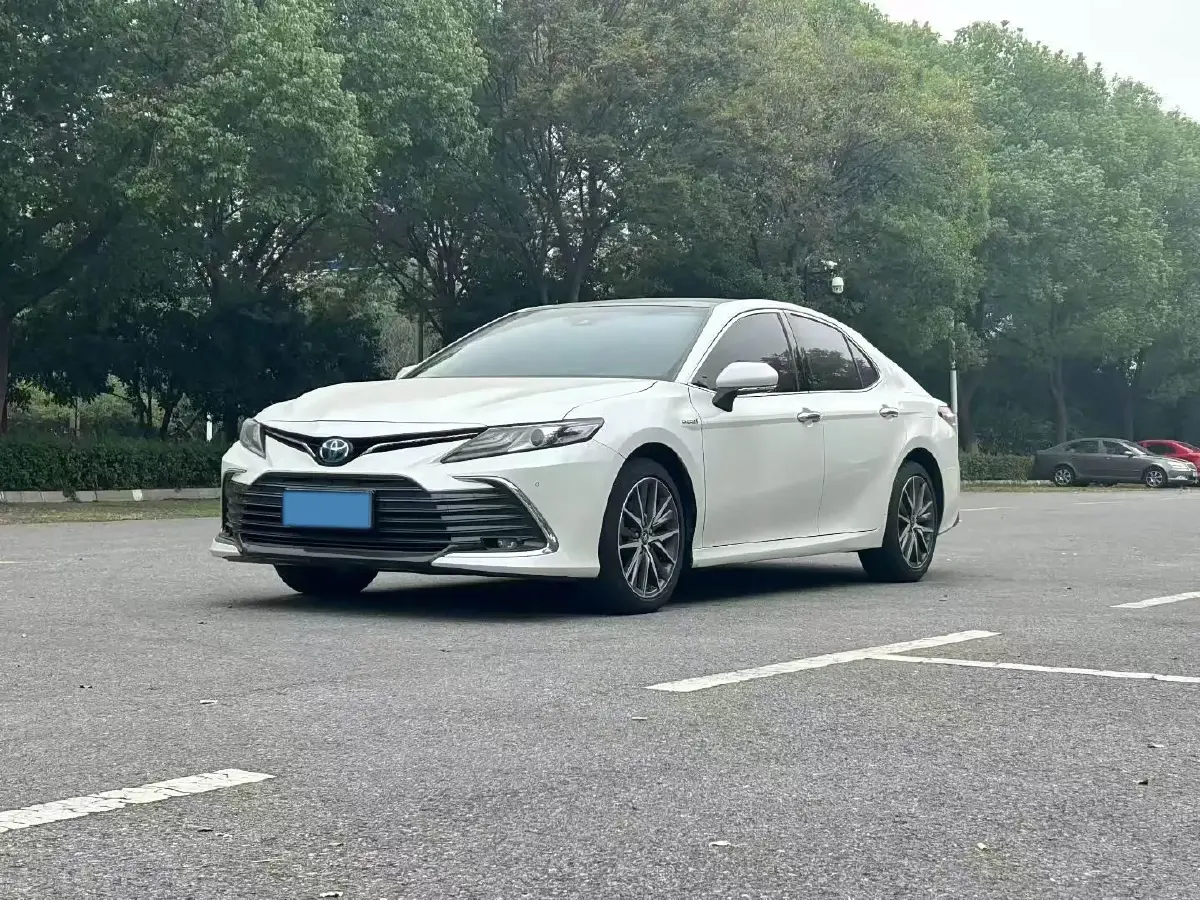2021 Toyota Camry 2.5L 178HP L4 E-CVT Hybrid