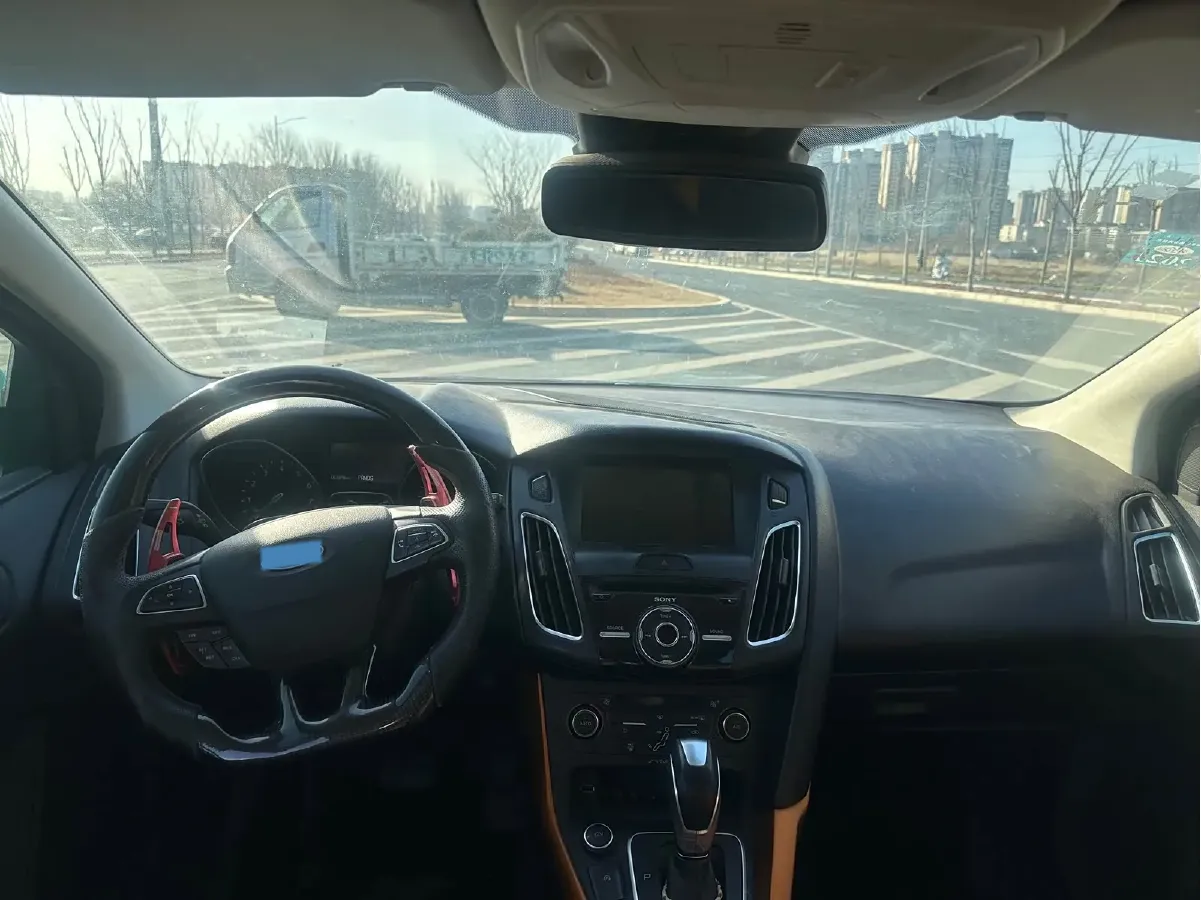 2017 Ford Focus 1.5T 181HP L4 6AT,autocango,china used car exporter,china ev exporter,chinese used car exporter,chinese used ev exporter