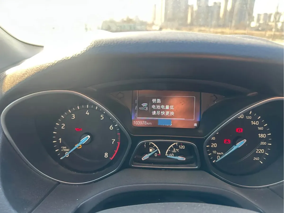 2017 Ford Focus 1.5T 181HP L4 6AT,autocango,china used car exporter,china ev exporter,chinese used car exporter,chinese used ev exporter