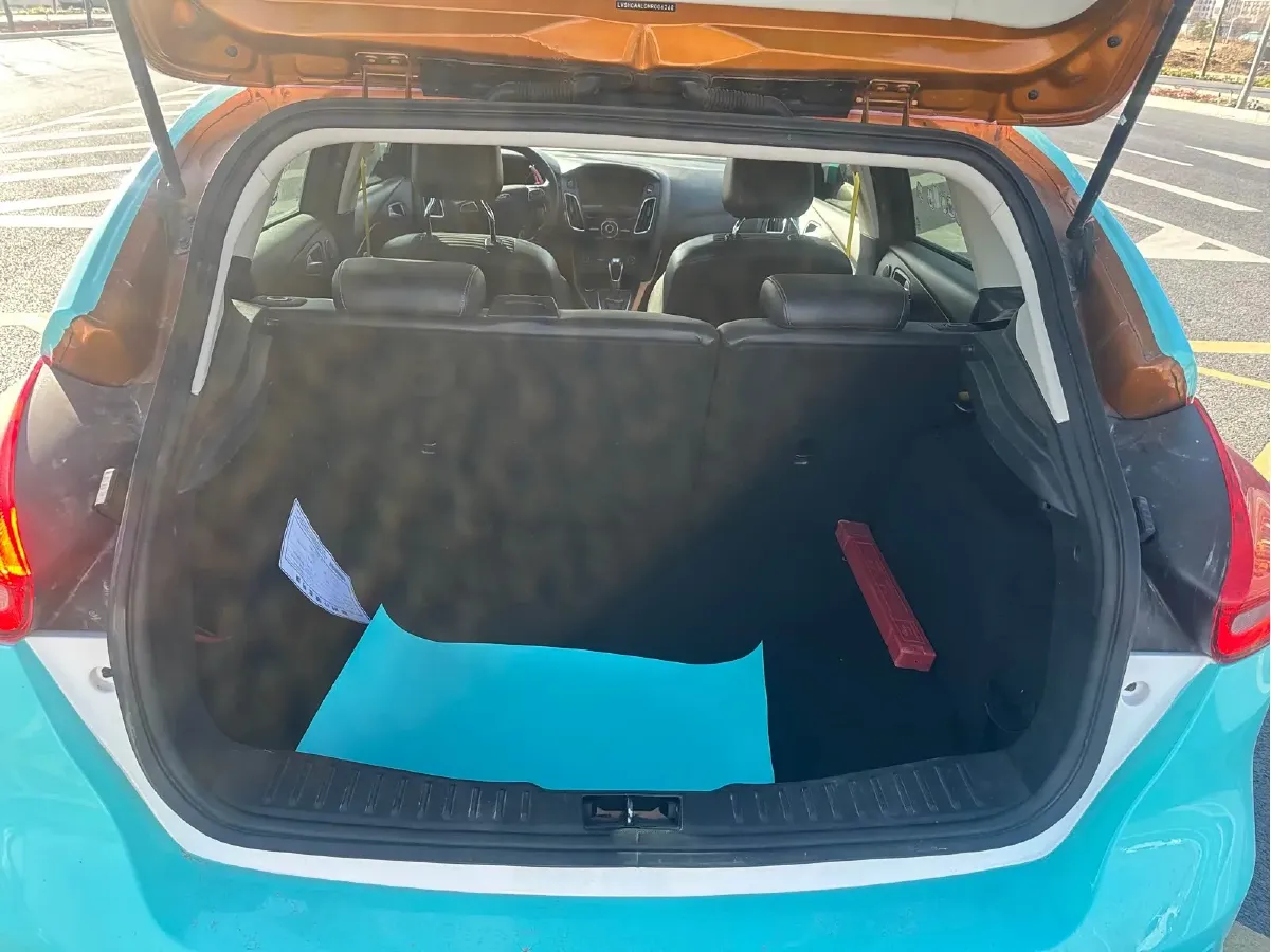 2017 Ford Focus 1.5T 181HP L4 6AT,autocango,china used car exporter,china ev exporter,chinese used car exporter,chinese used ev exporter