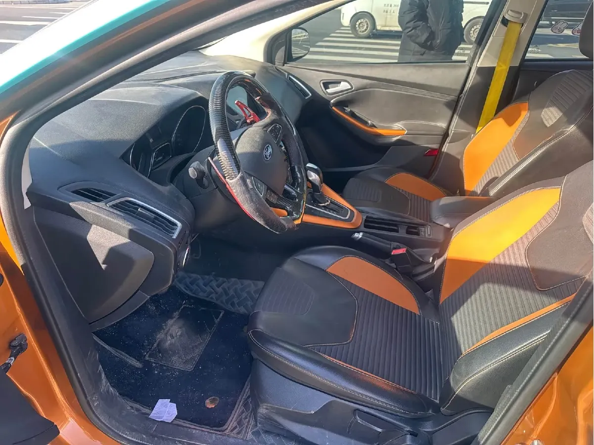 2017 Ford Focus 1.5T 181HP L4 6AT,autocango,china used car exporter,china ev exporter,chinese used car exporter,chinese used ev exporter
