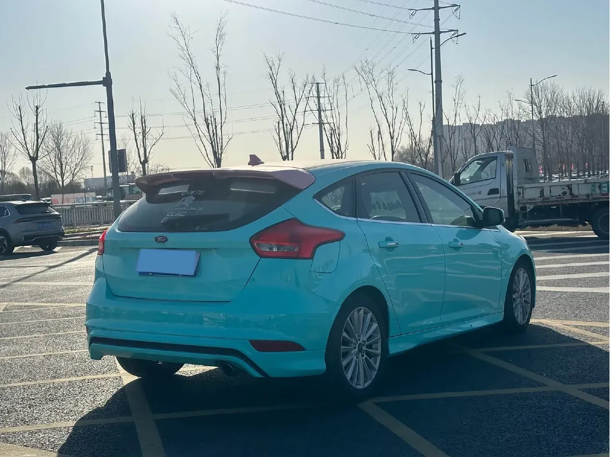 2017 Ford Focus 1.5T 181HP L4 6AT,autocango,china used car exporter,china ev exporter,chinese used car exporter,chinese used ev exporter