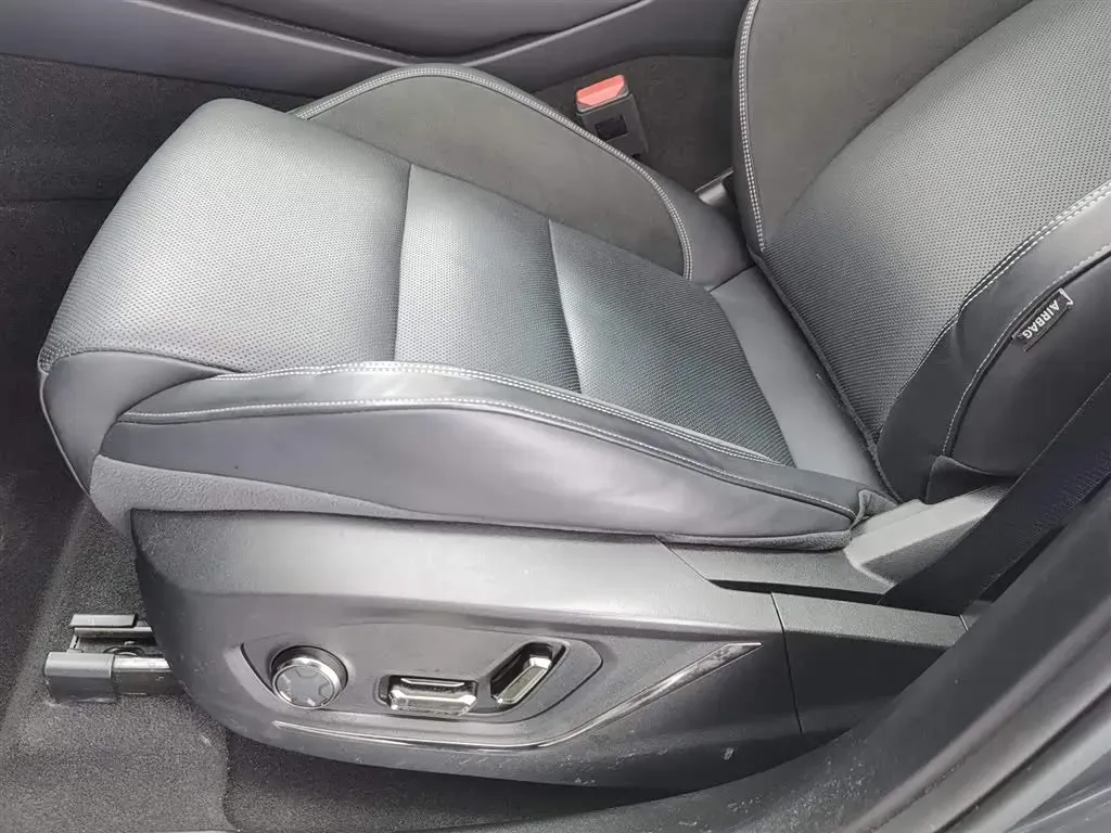 2023 LYNK&CO 01 EM-P 1.5T 150HP L3 3DHT PHEV 17.7KWH,autocango,china used car exporter,china ev exporter,chinese used car exporter,chinese used ev exporter