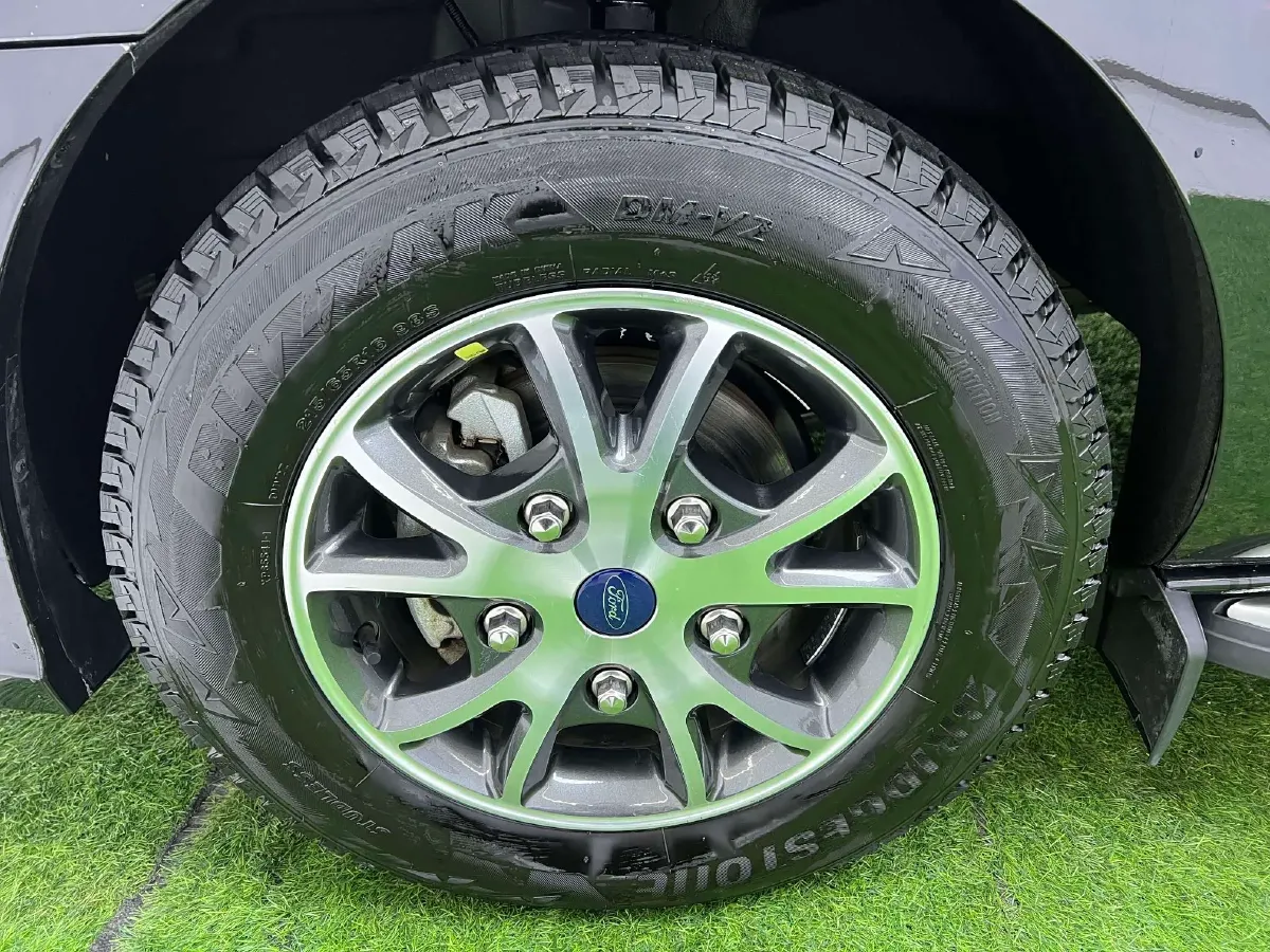 2024 Ford Tourneo 2.0T 220HP L4 9AT,autocango,china used car exporter,china ev exporter,chinese used car exporter,chinese used ev exporter