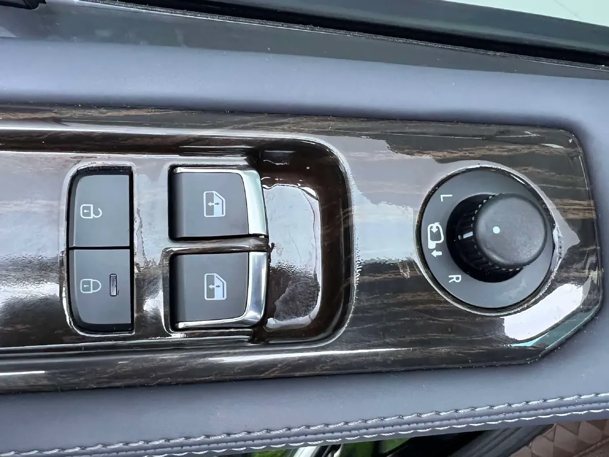 2024 Ford Tourneo 2.0T 220HP L4 9AT,autocango,china used car exporter,china ev exporter,chinese used car exporter,chinese used ev exporter