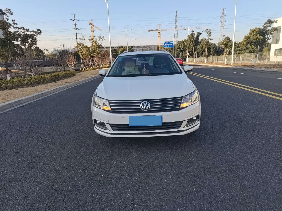 2015 Volkswagen Gran Lavida 1.6L 110HP L4 5MT,autocango,china used car exporter,china ev exporter,chinese used car exporter,chinese used ev exporter