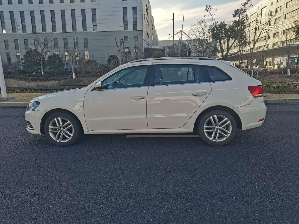 2015 Volkswagen Gran Lavida 1.6L 110HP L4 5MT,autocango,china used car exporter,china ev exporter,chinese used car exporter,chinese used ev exporter