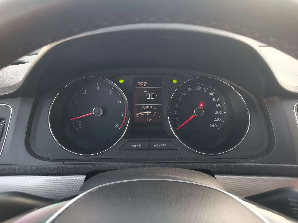 2015 Volkswagen Gran Lavida 1.6L 110HP L4 5MT,autocango,china used car exporter,china ev exporter,chinese used car exporter,chinese used ev exporter