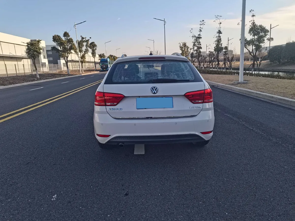 2015 Volkswagen Gran Lavida 1.6L 110HP L4 5MT,autocango,china used car exporter,china ev exporter,chinese used car exporter,chinese used ev exporter