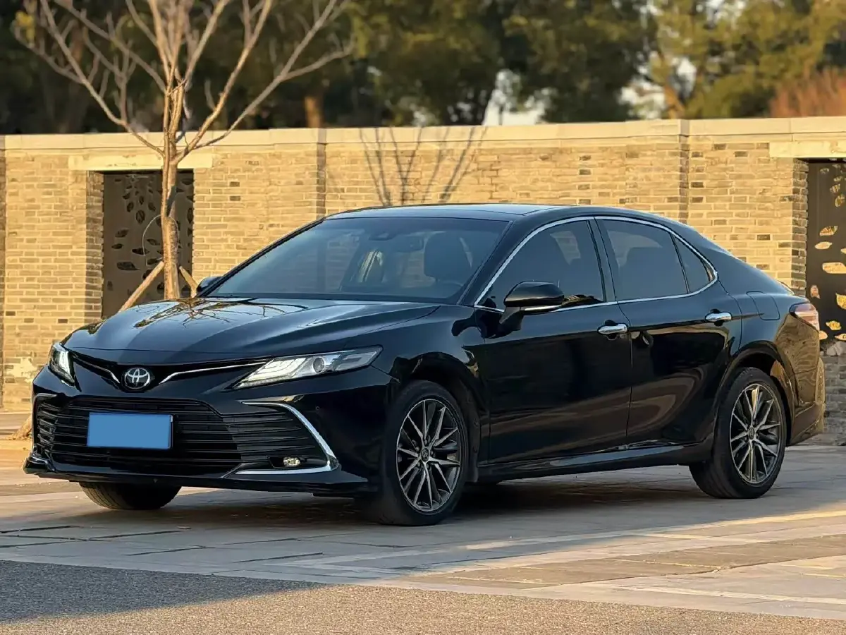 2021 Toyota Camry 2.5L 209HP L4 8AT