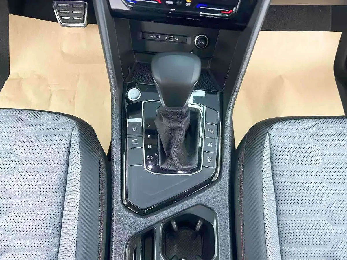 2022 Volkswagen Tiguan X 2.0T 186HP L4 7DCT,autocango,china used car exporter,china ev exporter,chinese used car exporter,chinese used ev exporter