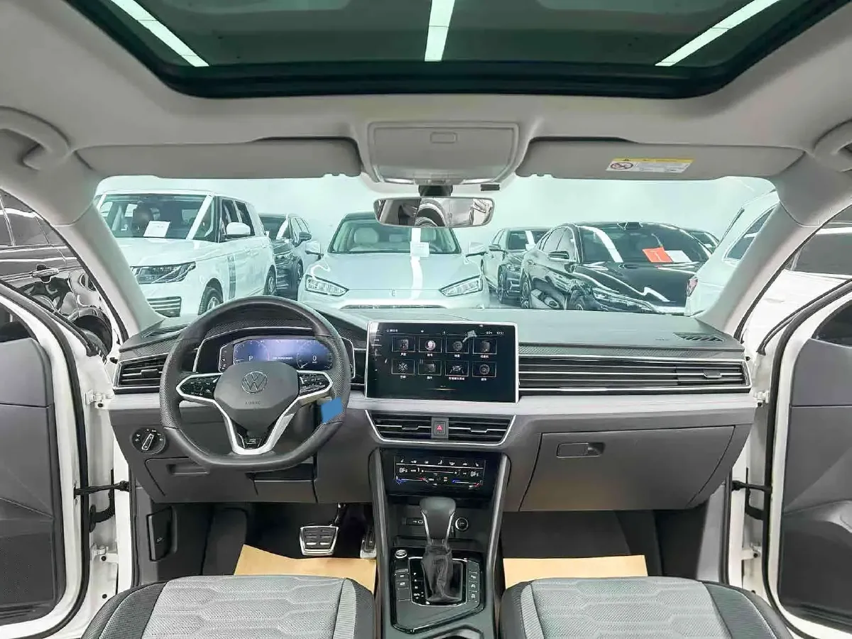 2022 Volkswagen Tiguan X 2.0T 186HP L4 7DCT,autocango,china used car exporter,china ev exporter,chinese used car exporter,chinese used ev exporter