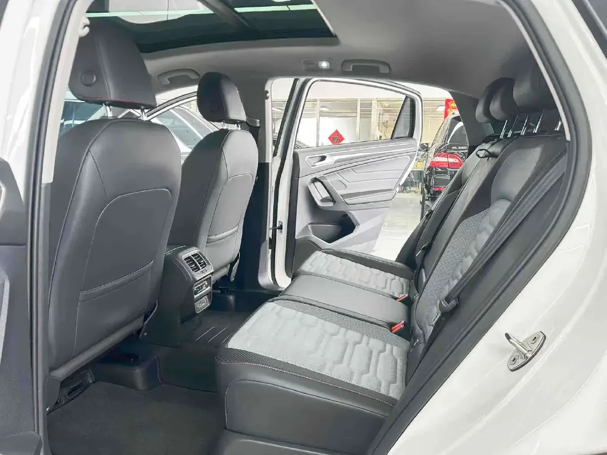 2022 Volkswagen Tiguan X 2.0T 186HP L4 7DCT,autocango,china used car exporter,china ev exporter,chinese used car exporter,chinese used ev exporter