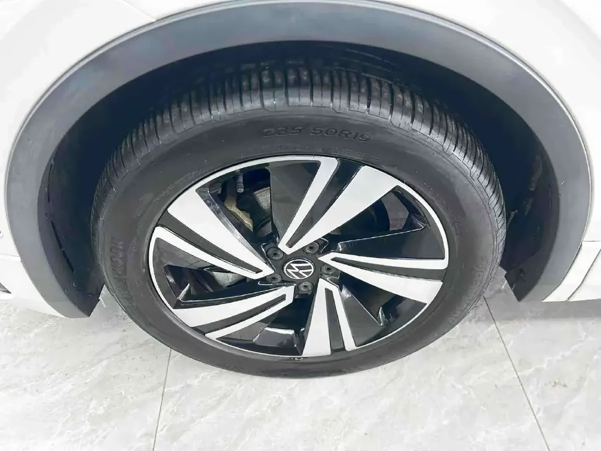 2022 Volkswagen Tiguan X 2.0T 186HP L4 7DCT,autocango,china used car exporter,china ev exporter,chinese used car exporter,chinese used ev exporter