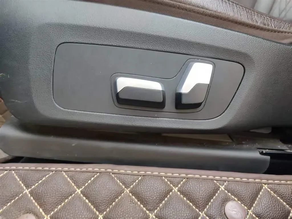 2023 BMW X3 2.0T 184HP L4 8AT,autocango,china used car exporter,china ev exporter,chinese used car exporter,chinese used ev exporter