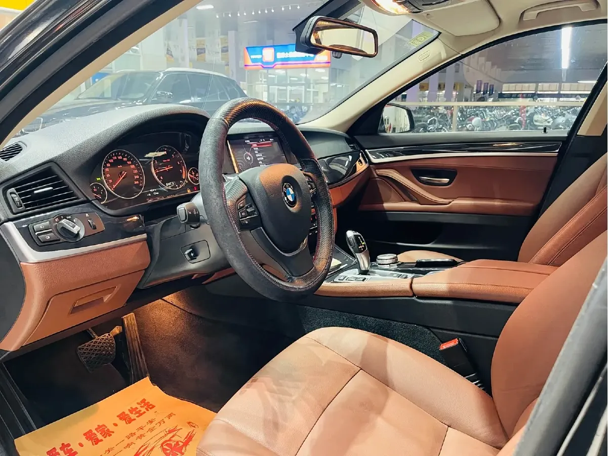 2017 BMW 5 Series 2.0T 184HP L4 8AT,autocango,china used car exporter,china ev exporter,chinese used car exporter,chinese used ev exporter