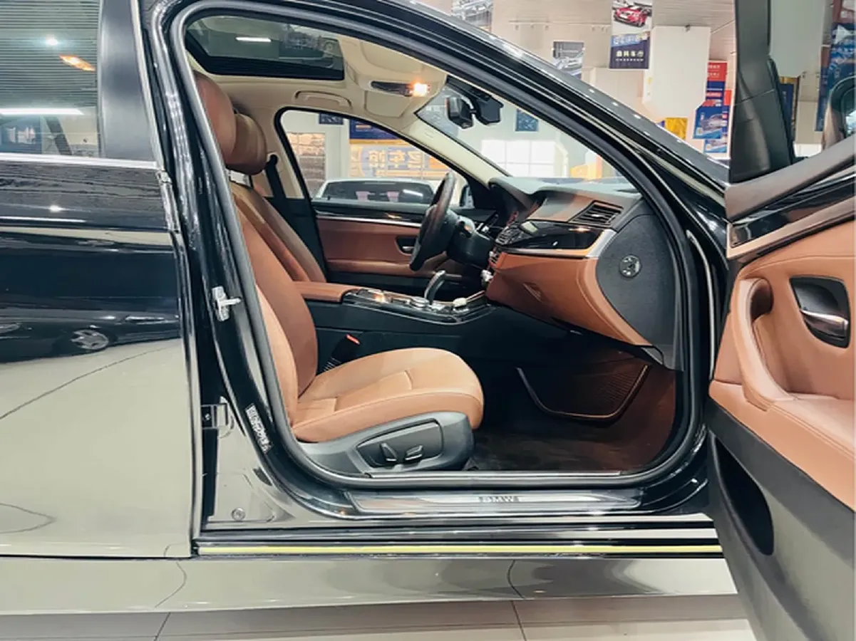 2017 BMW 5 Series 2.0T 184HP L4 8AT,autocango,china used car exporter,china ev exporter,chinese used car exporter,chinese used ev exporter