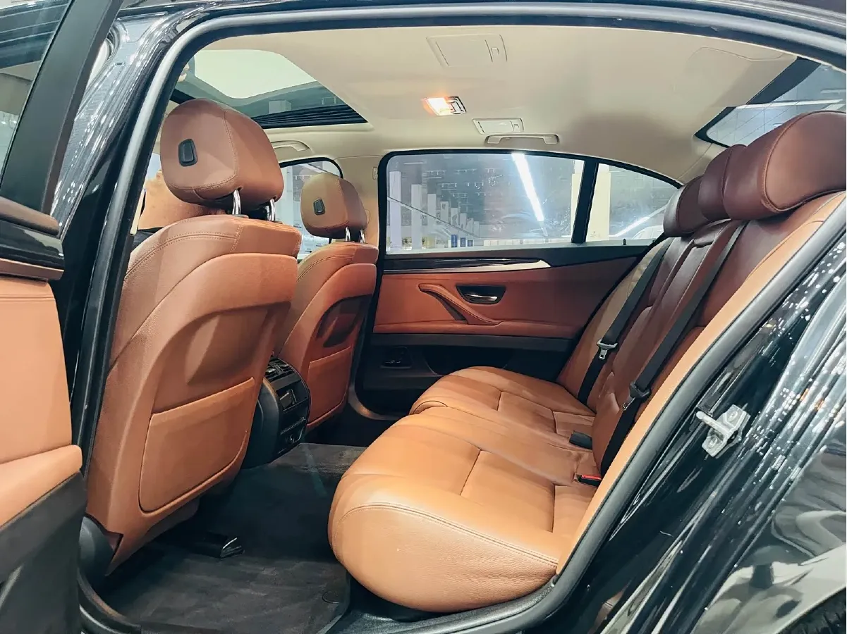 2017 BMW 5 Series 2.0T 184HP L4 8AT,autocango,china used car exporter,china ev exporter,chinese used car exporter,chinese used ev exporter