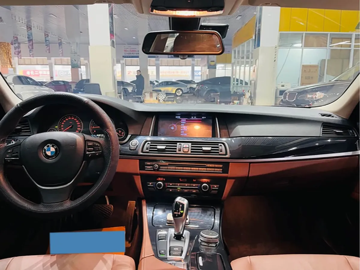 2017 BMW 5 Series 2.0T 184HP L4 8AT,autocango,china used car exporter,china ev exporter,chinese used car exporter,chinese used ev exporter