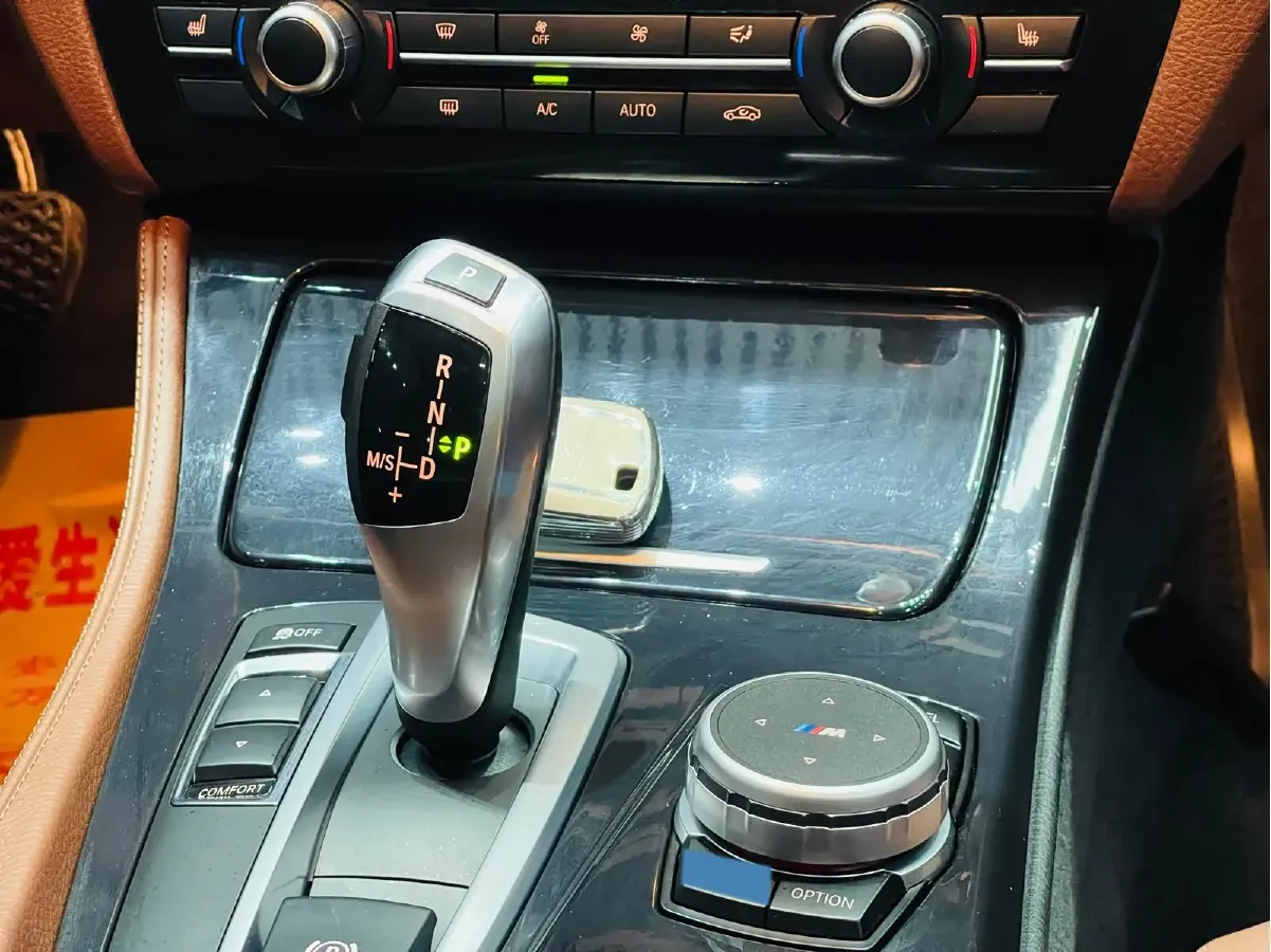 2017 BMW 5 Series 2.0T 184HP L4 8AT,autocango,china used car exporter,china ev exporter,chinese used car exporter,chinese used ev exporter