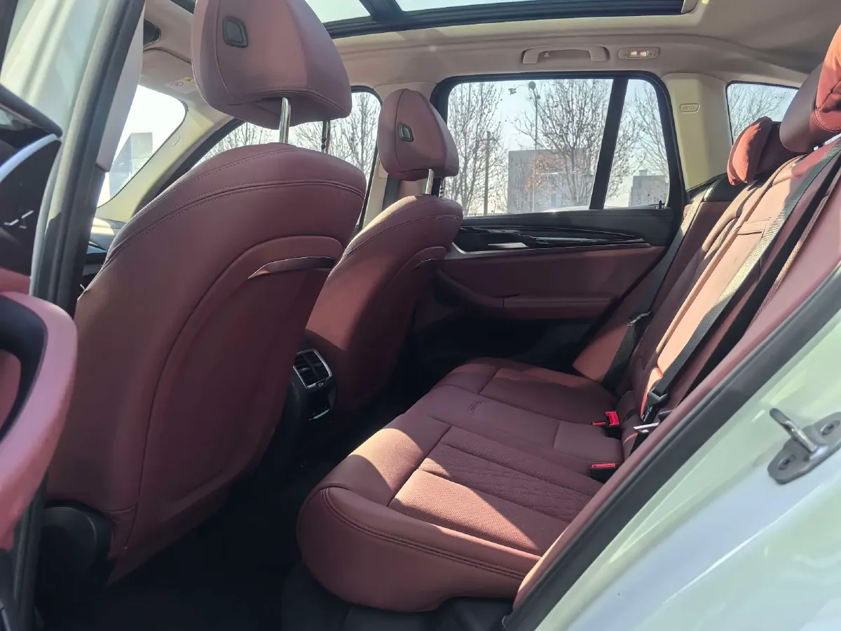 2022 BMW X3 2.0T 184HP L4 8AT,autocango,china used car exporter,china ev exporter,chinese used car exporter,chinese used ev exporter