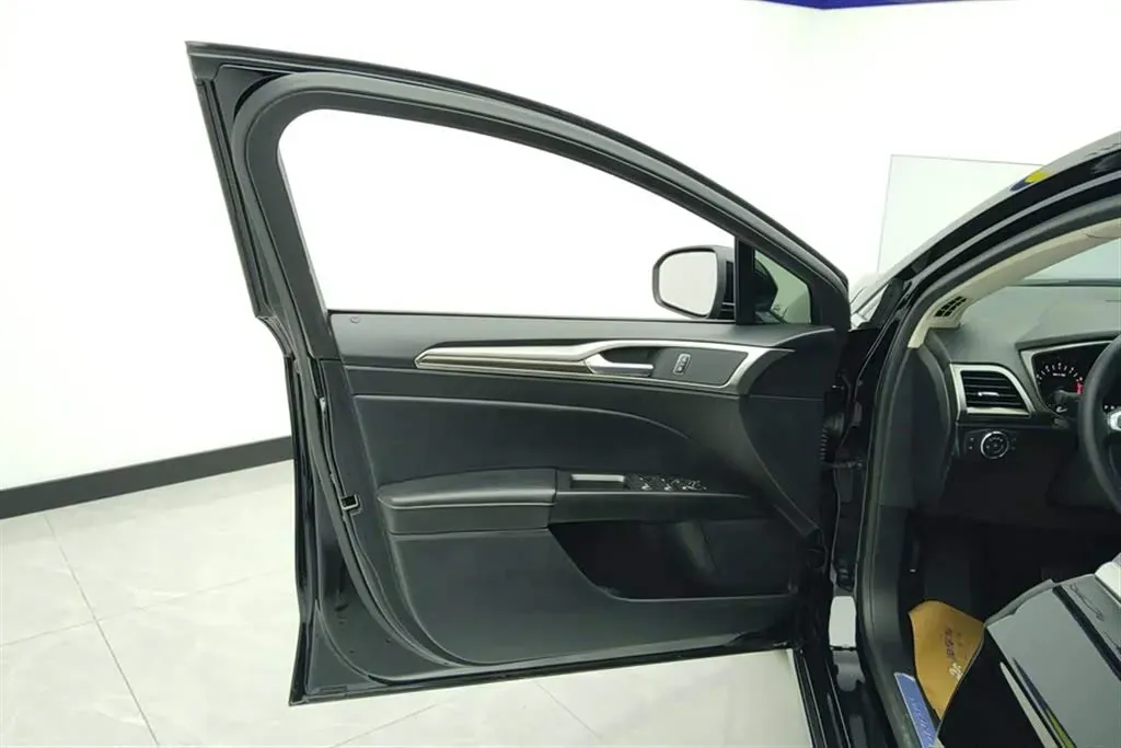 2020 Ford Mondeo 1.5T 182HP L4 6AT,autocango,china used car exporter,china ev exporter,chinese used car exporter,chinese used ev exporter