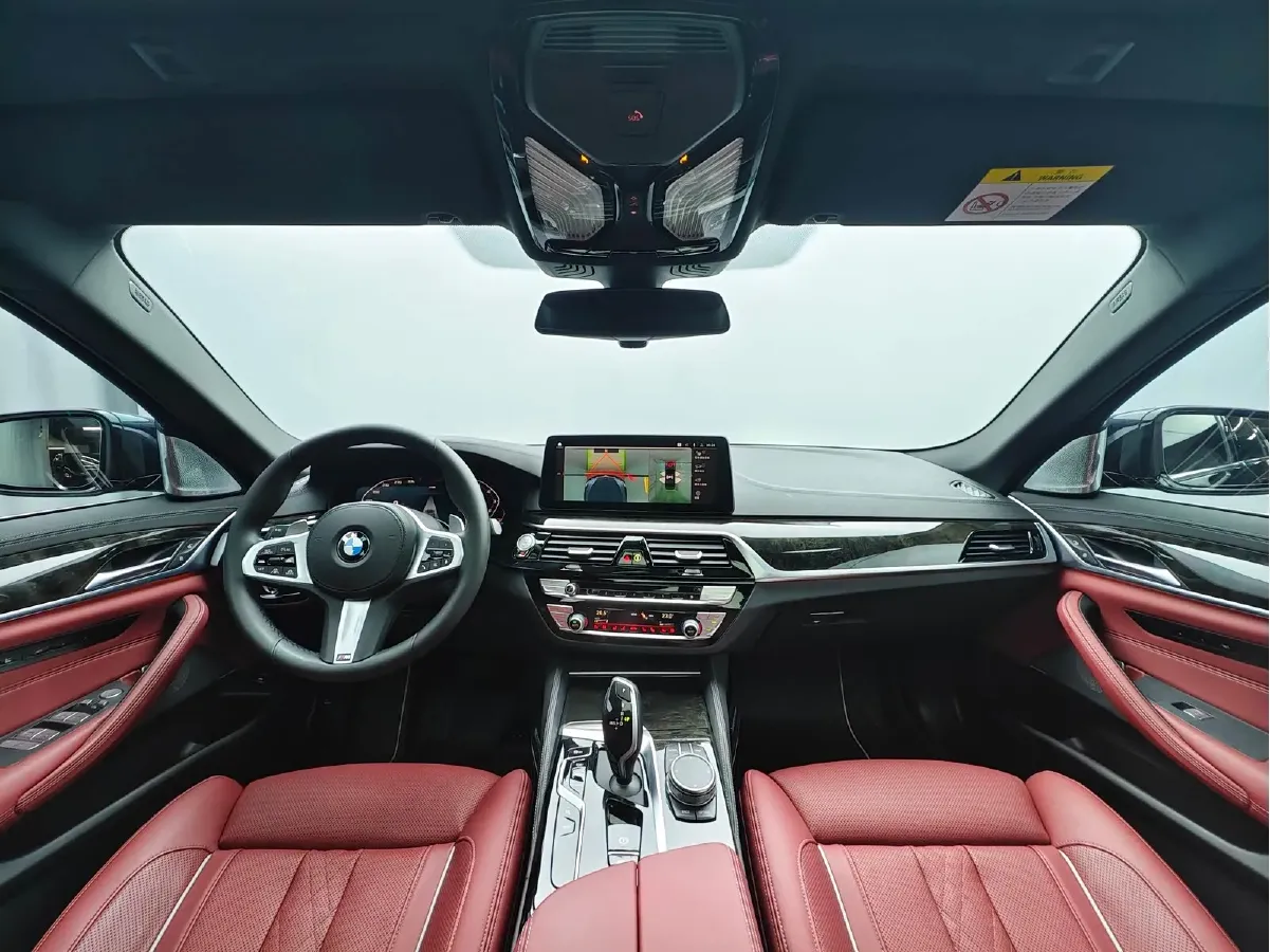 2022 BMW 5 Series 2.0T 252HP L4 8AT,autocango,china used car exporter,china ev exporter,chinese used car exporter,chinese used ev exporter