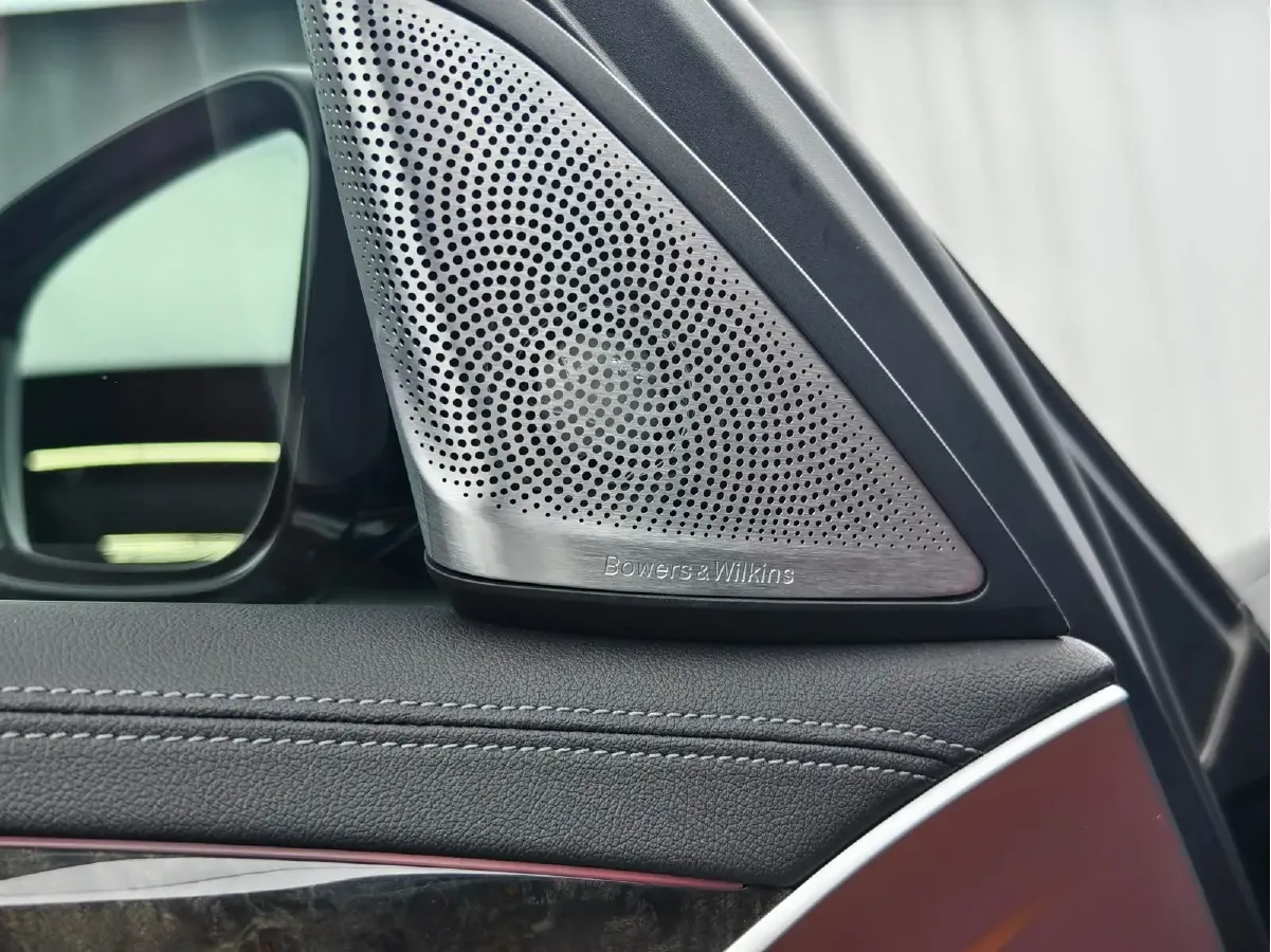 2022 BMW 5 Series 2.0T 252HP L4 8AT,autocango,china used car exporter,china ev exporter,chinese used car exporter,chinese used ev exporter