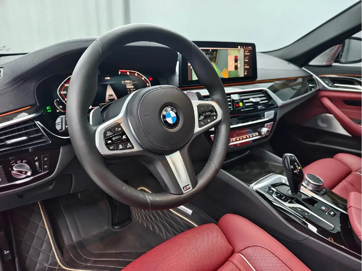 2022 BMW 5 Series 2.0T 252HP L4 8AT,autocango,china used car exporter,china ev exporter,chinese used car exporter,chinese used ev exporter