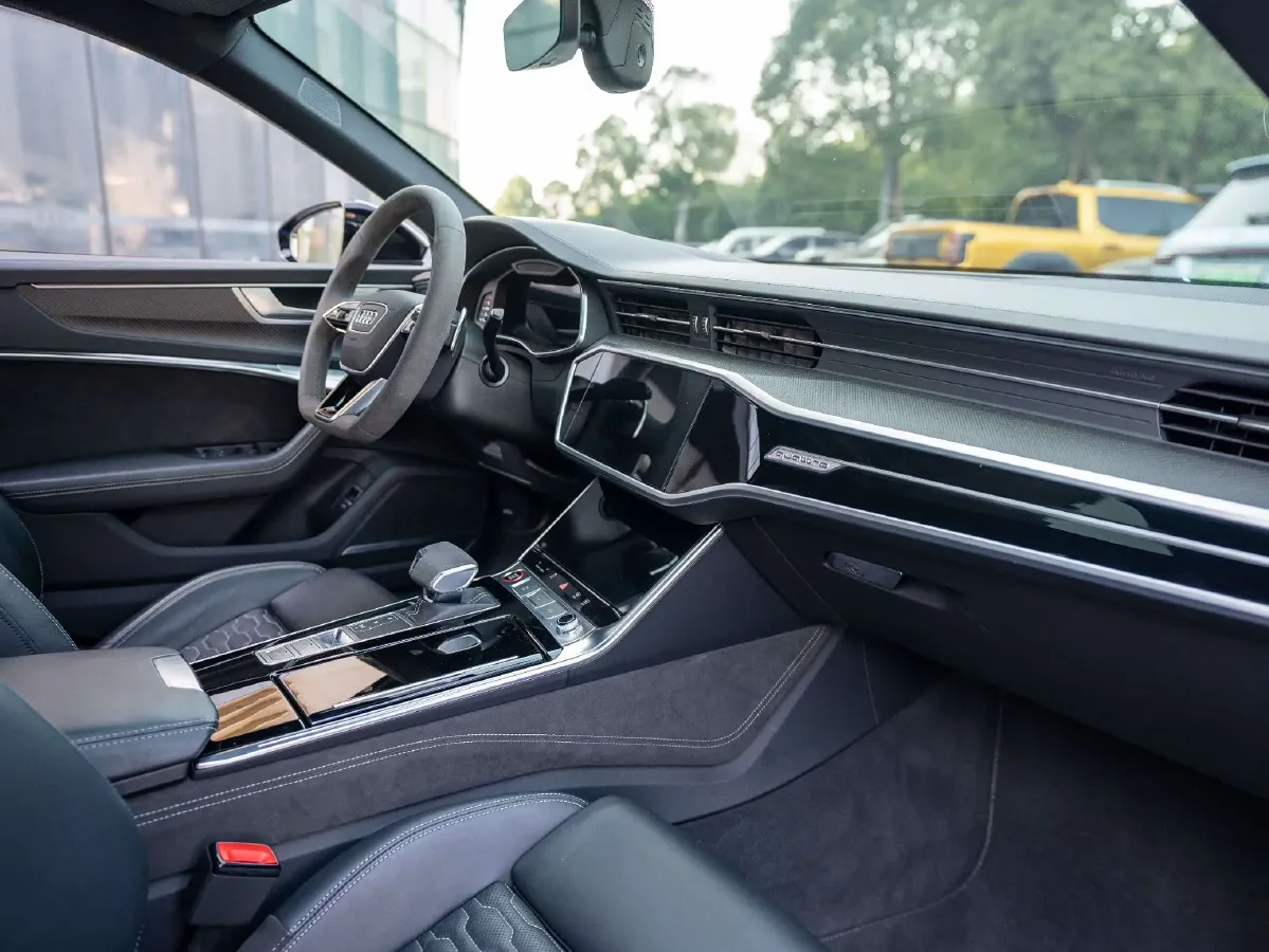 2021 Audi RS 6 4.0T 600HP V8 8AT,autocango,china used car exporter,china ev exporter,chinese used car exporter,chinese used ev exporter