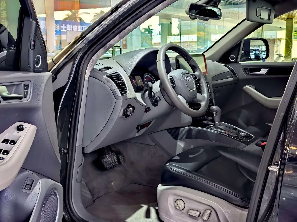 2011 Audi Q5 2.0T 211HP L4 8AT,autocango,china used car exporter,china ev exporter,chinese used car exporter,chinese used ev exporter