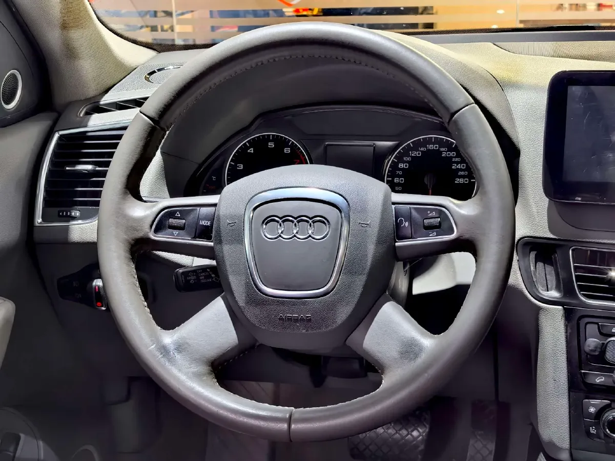 2011 Audi Q5 2.0T 211HP L4 8AT,autocango,china used car exporter,china ev exporter,chinese used car exporter,chinese used ev exporter