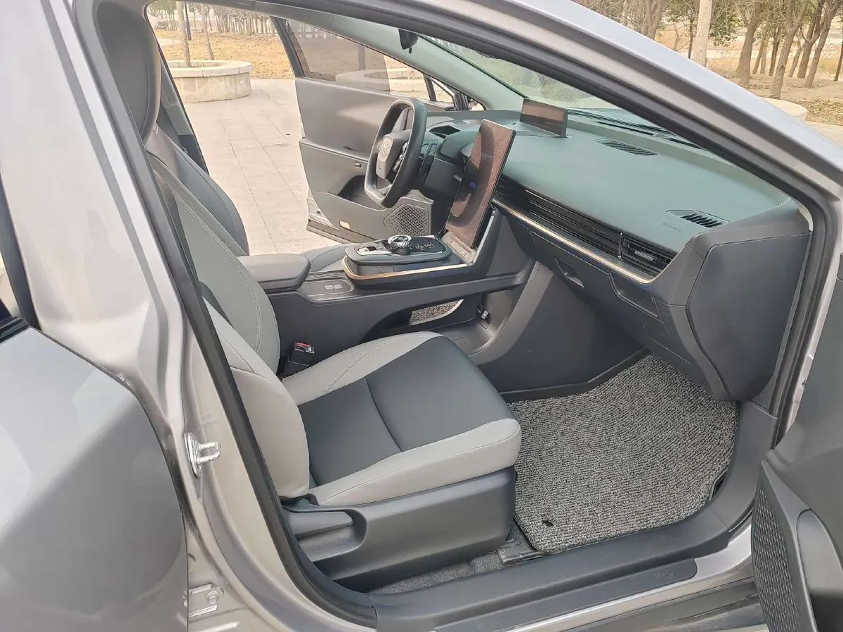 2024 Toyota bZ3 BEV 49.92KWH,autocango,china used car exporter,china ev exporter,chinese used car exporter,chinese used ev exporter