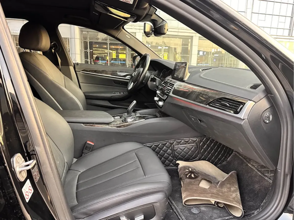 2018 BMW 5 Series 2.0T 184HP L4 8AT,autocango,china used car exporter,china ev exporter,chinese used car exporter,chinese used ev exporter