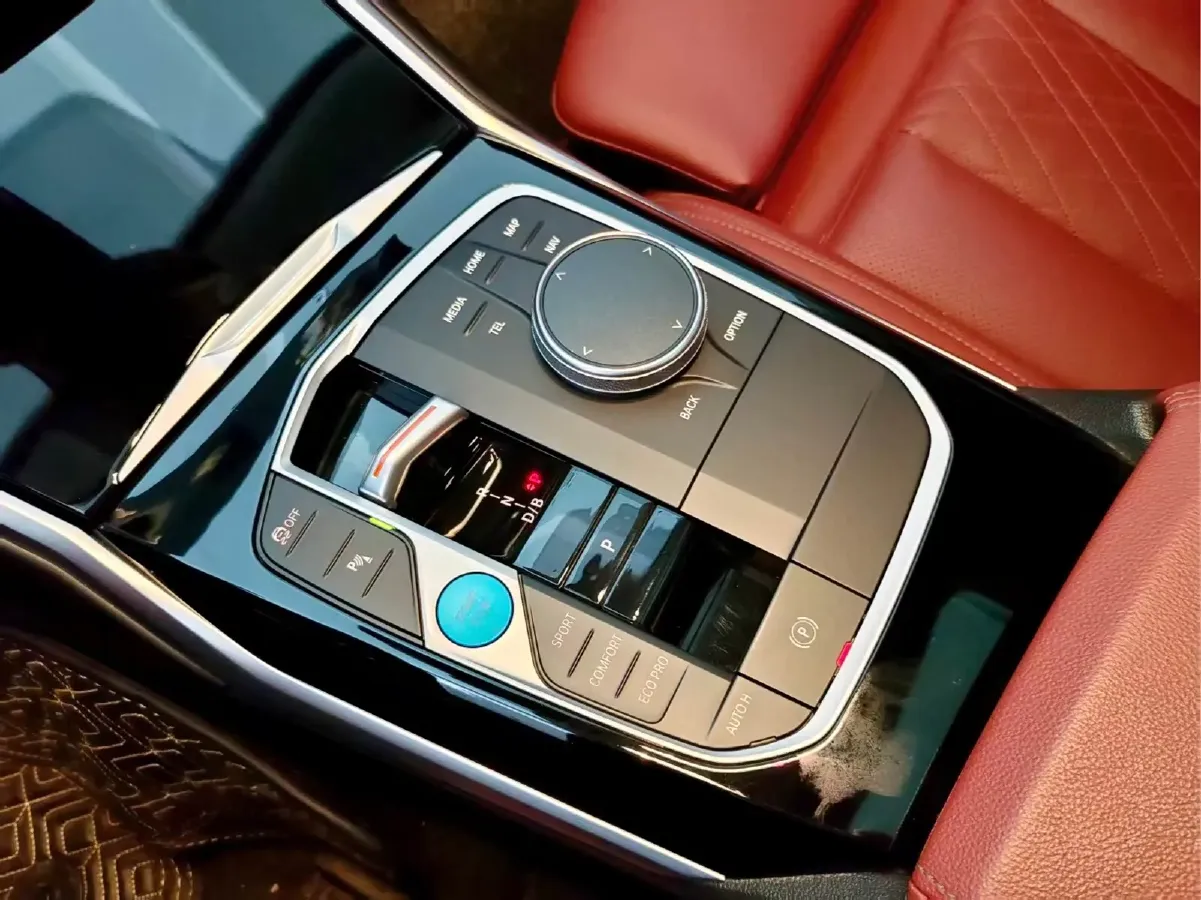 2024 BMW i3 BEV 70KWH,autocango,china used car exporter,china ev exporter,chinese used car exporter,chinese used ev exporter