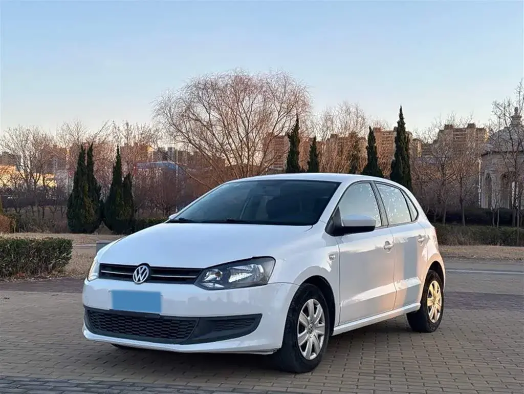 2013 Volkswagen Polo 1.4L 86HP L4 5MT