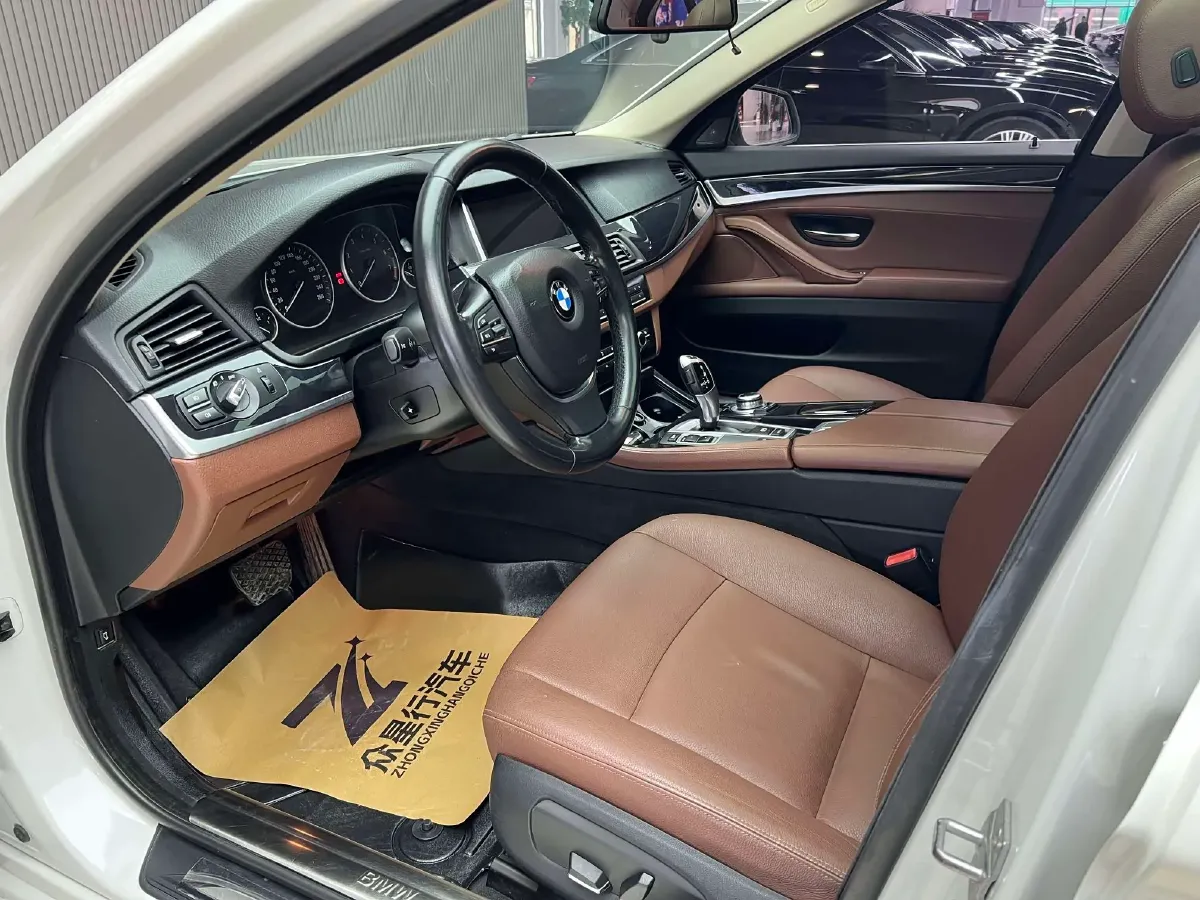 2017 BMW 5 Series 2.0T 184HP L4 8AT,autocango,china used car exporter,china ev exporter,chinese used car exporter,chinese used ev exporter