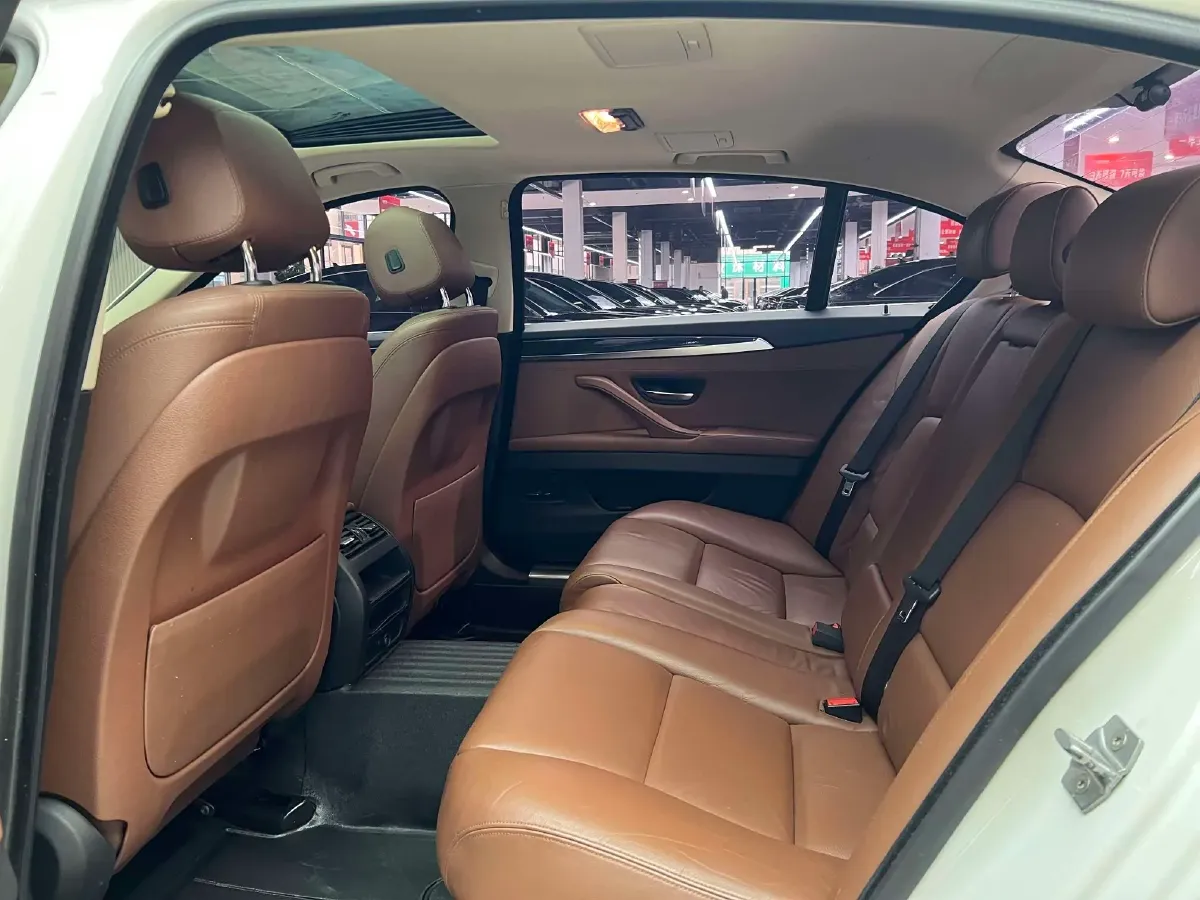 2017 BMW 5 Series 2.0T 184HP L4 8AT,autocango,china used car exporter,china ev exporter,chinese used car exporter,chinese used ev exporter