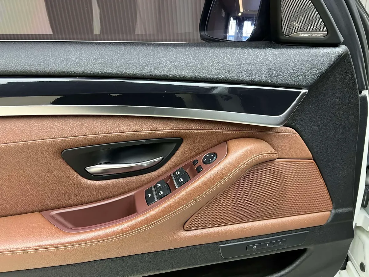 2017 BMW 5 Series 2.0T 184HP L4 8AT,autocango,china used car exporter,china ev exporter,chinese used car exporter,chinese used ev exporter