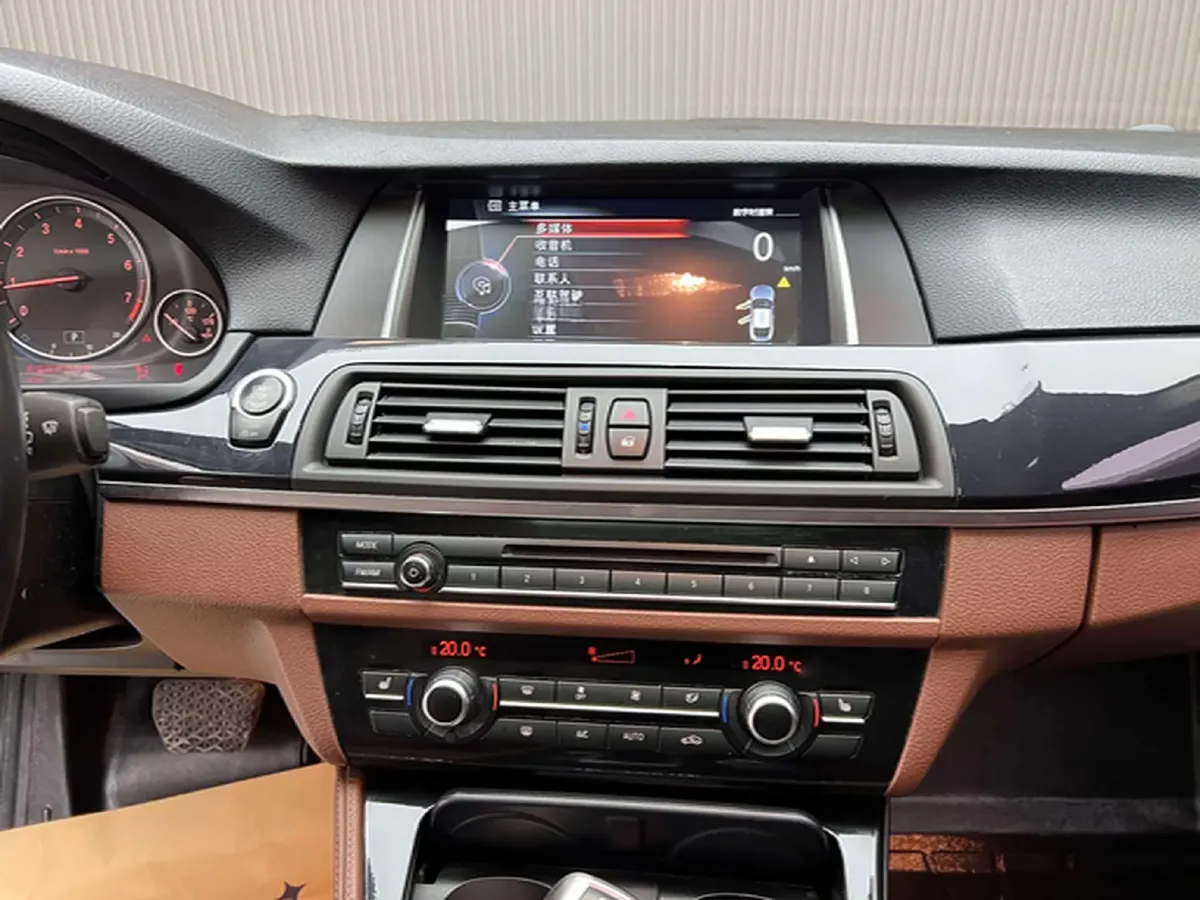 2017 BMW 5 Series 2.0T 184HP L4 8AT,autocango,china used car exporter,china ev exporter,chinese used car exporter,chinese used ev exporter