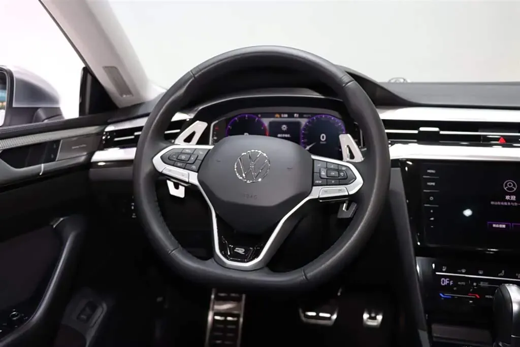 2023 Volkswagen CC 2.0T 220HP L4 7DCT,autocango,china used car exporter,china ev exporter,chinese used car exporter,chinese used ev exporter