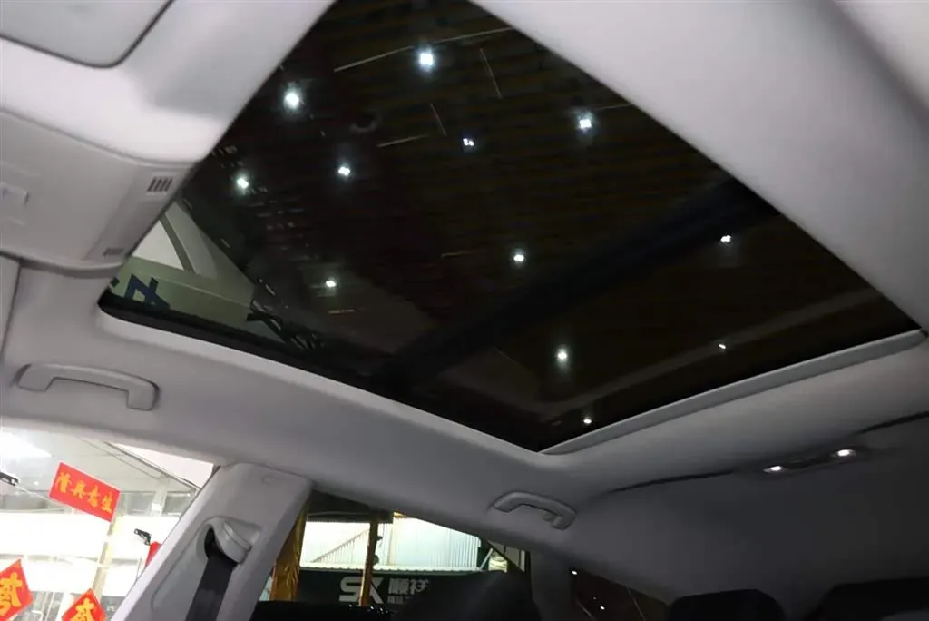 2023 Volkswagen CC 2.0T 220HP L4 7DCT,autocango,china used car exporter,china ev exporter,chinese used car exporter,chinese used ev exporter