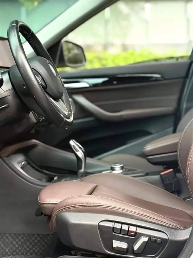 2022 BMW X1 2.0T 192HP L4 7DCT,autocango,china used car exporter,china ev exporter,chinese used car exporter,chinese used ev exporter