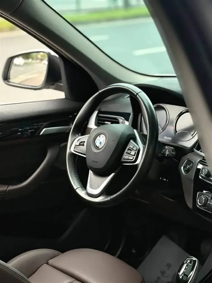 2022 BMW X1 2.0T 192HP L4 7DCT,autocango,china used car exporter,china ev exporter,chinese used car exporter,chinese used ev exporter